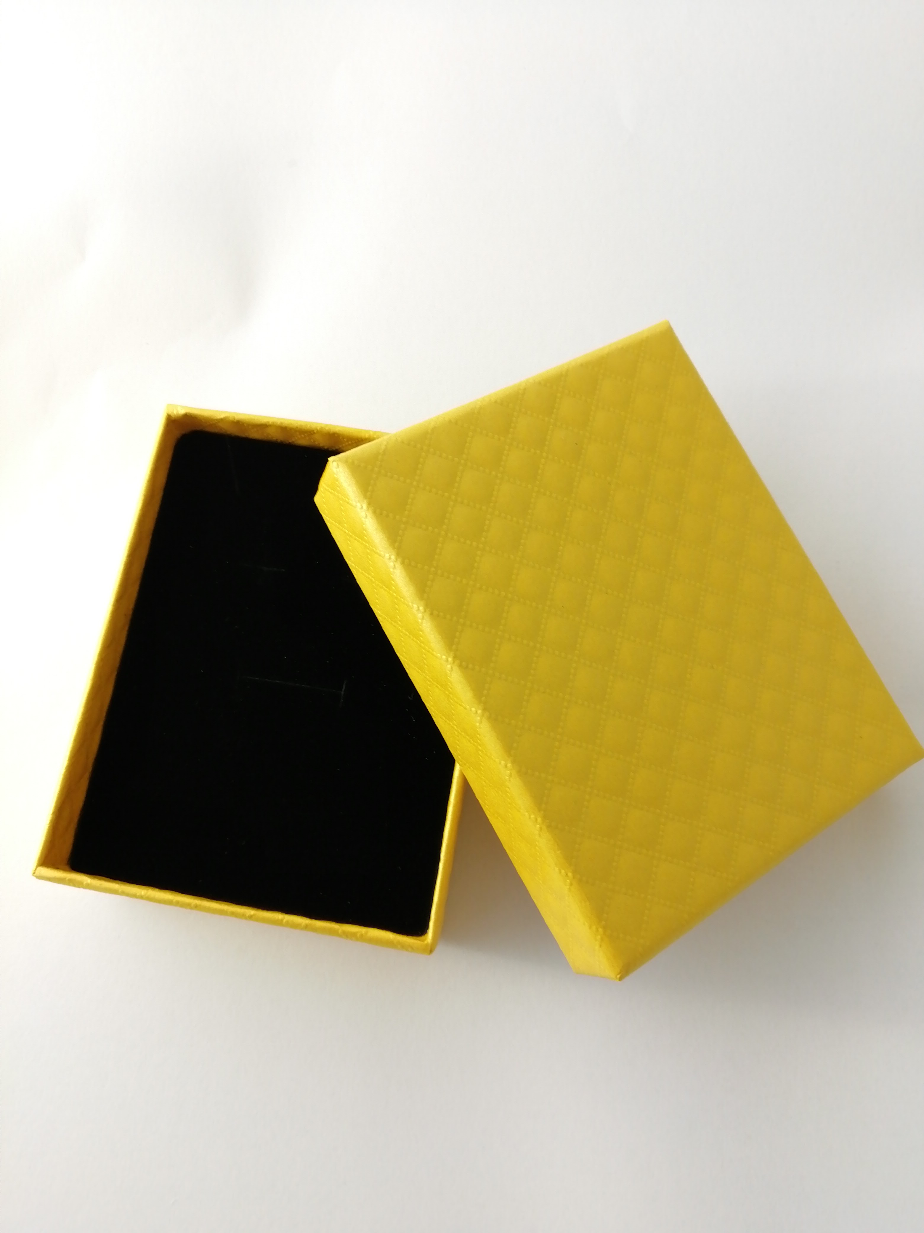 Obrázok pre Darčeková krabička v žltej farbe 7x9x3cm